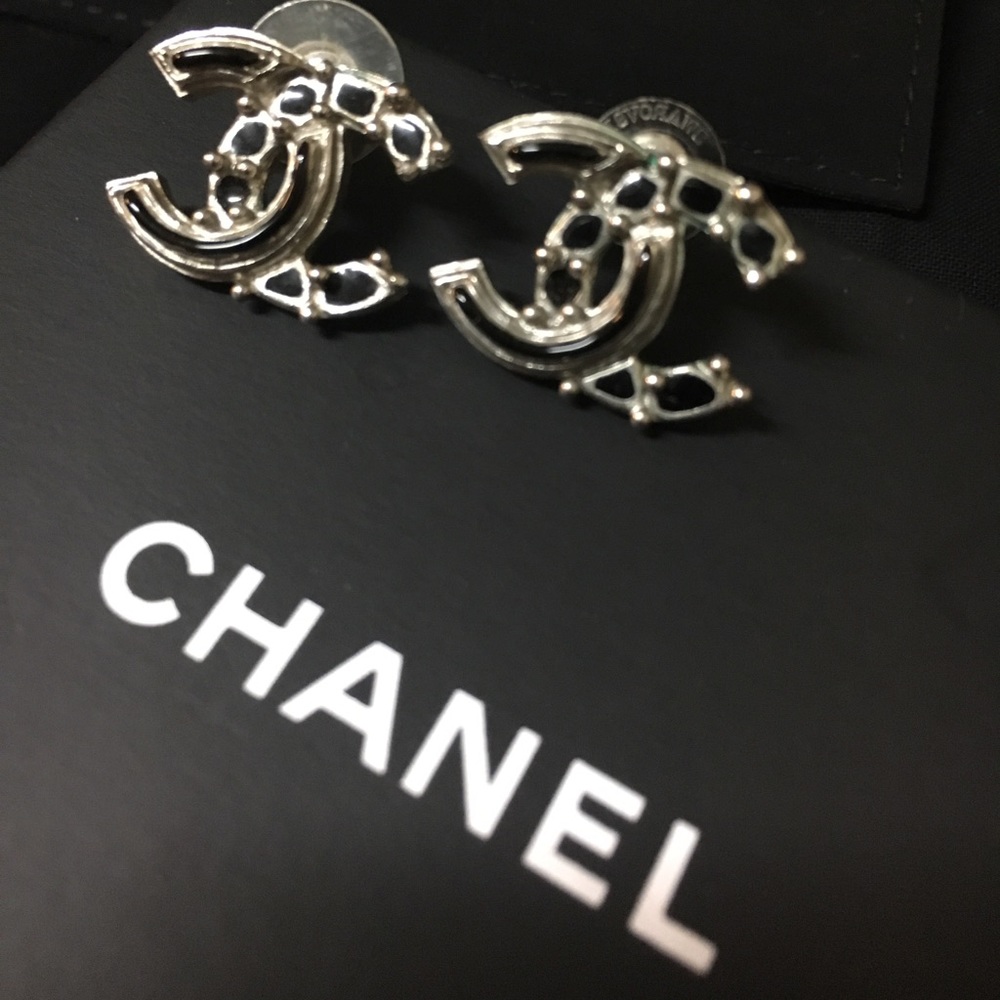❌SOLD❌ Authentic 💯 Chanel Costume Jewelry CC